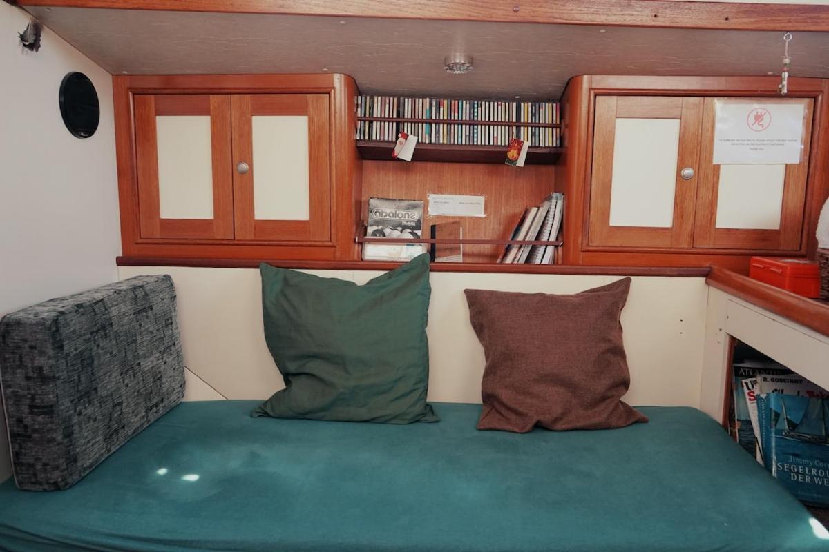 Hotel Cozy Lisbon Marina Sleepaboard - Sail Away Extérieur photo