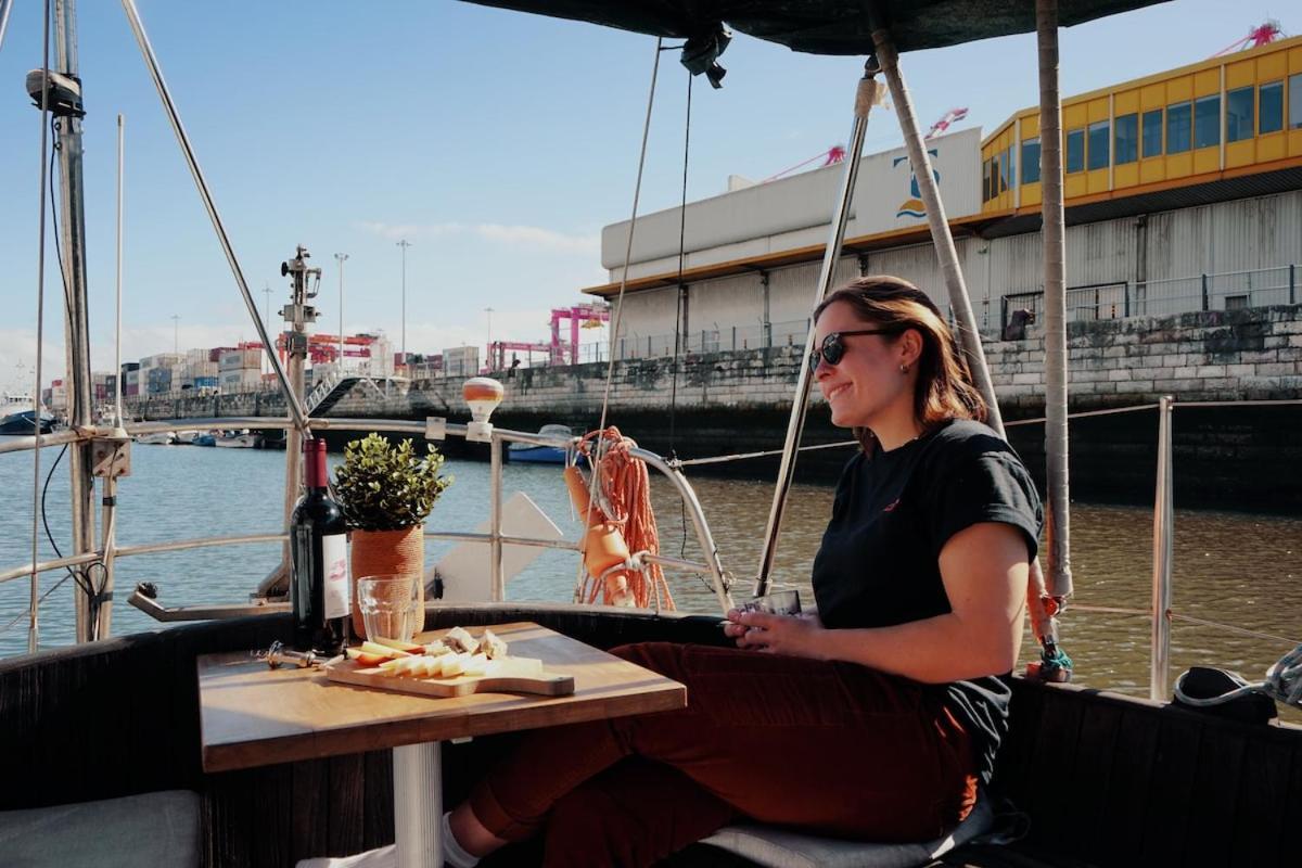 Hotel Cozy Lisbon Marina Sleepaboard - Sail Away Extérieur photo